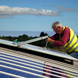 Service d'Entretien Préventif pour Prolonger la Durée de Vie de vos Panneaux Solaires Ploemeur